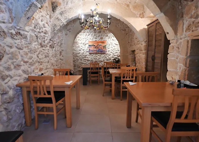 The Cloisters Bed And Breakfast