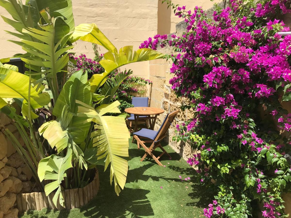 The Cloisters Bed & Breakfast *