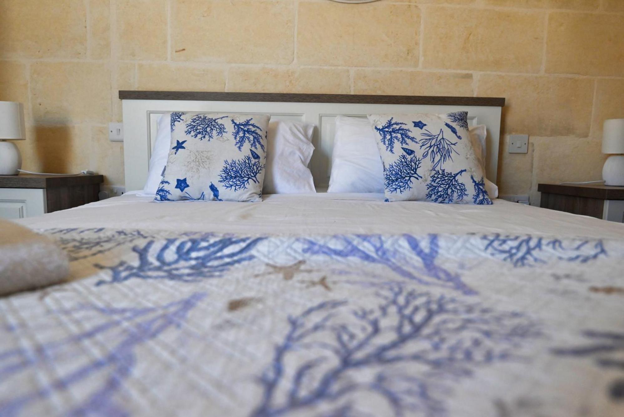 The Cloisters Bed & Breakfast *