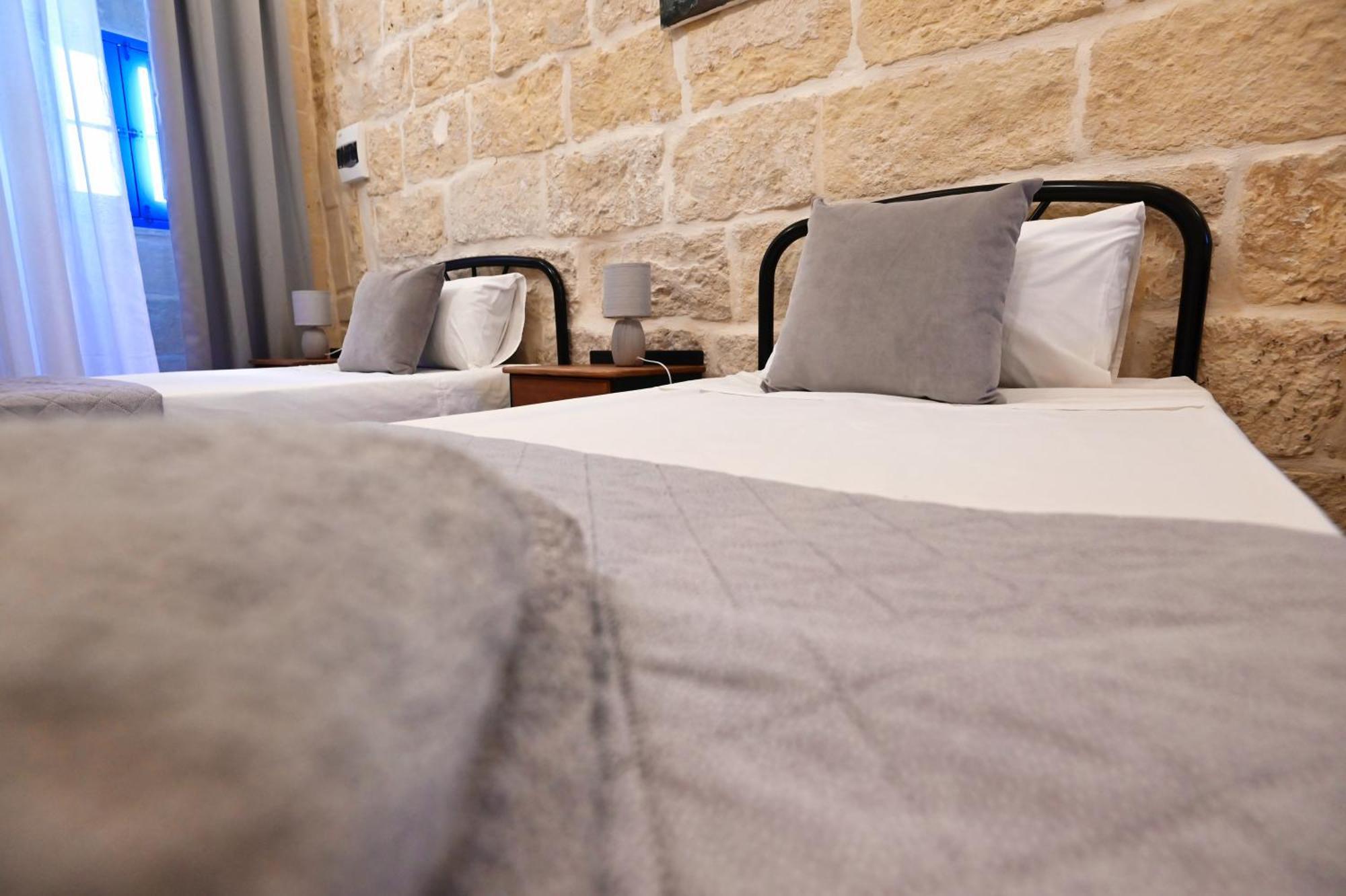 The Cloisters Bed & Breakfast *