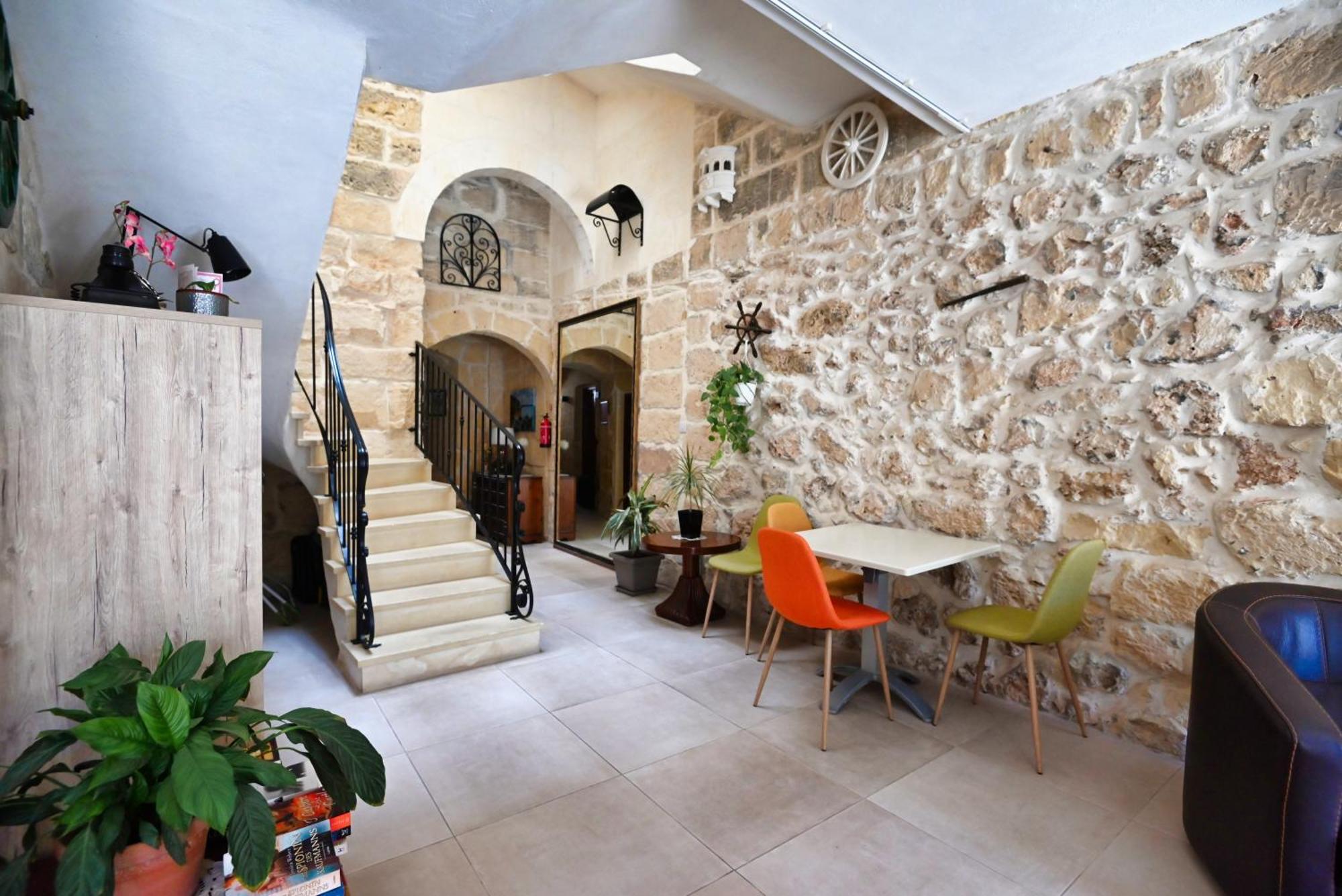 The Cloisters Bed & Breakfast Xaghra
