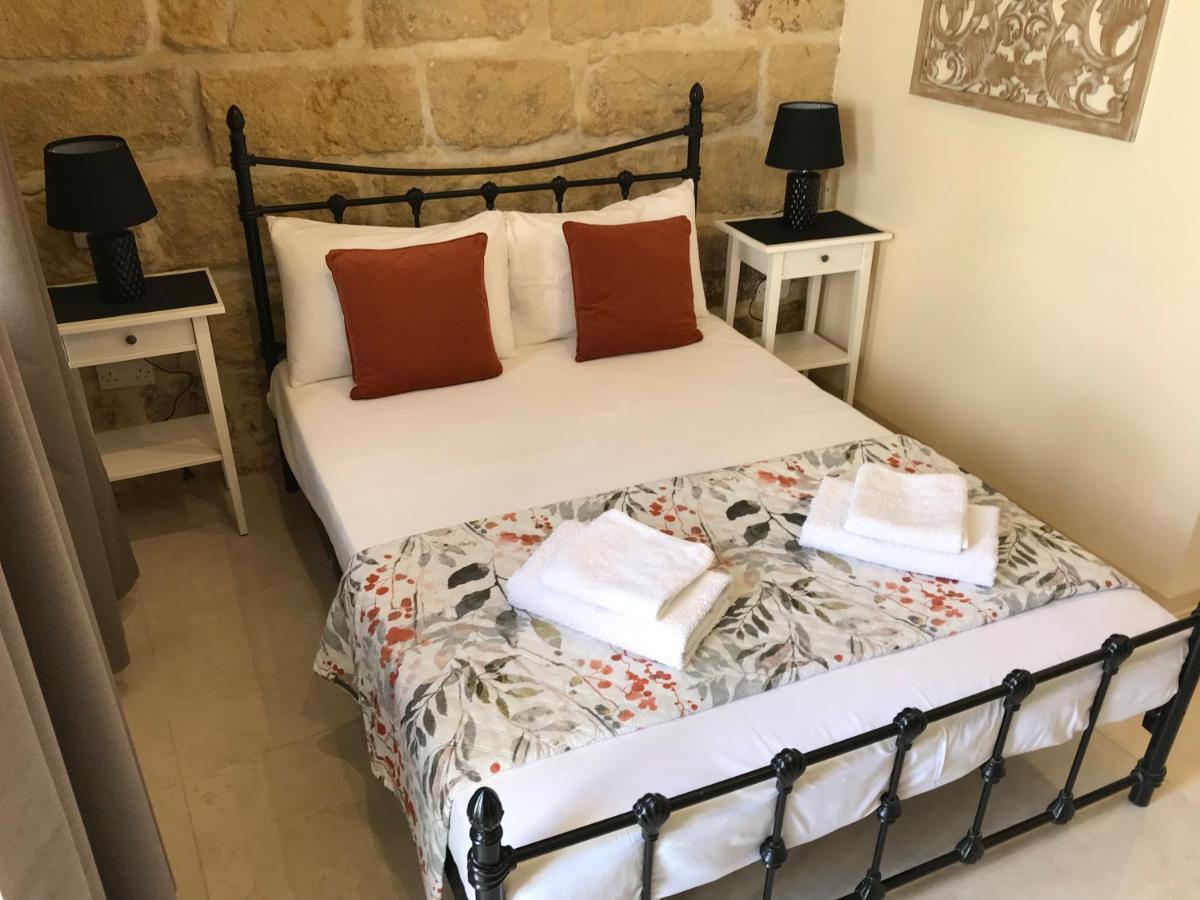 The Cloisters Bed & Breakfast *