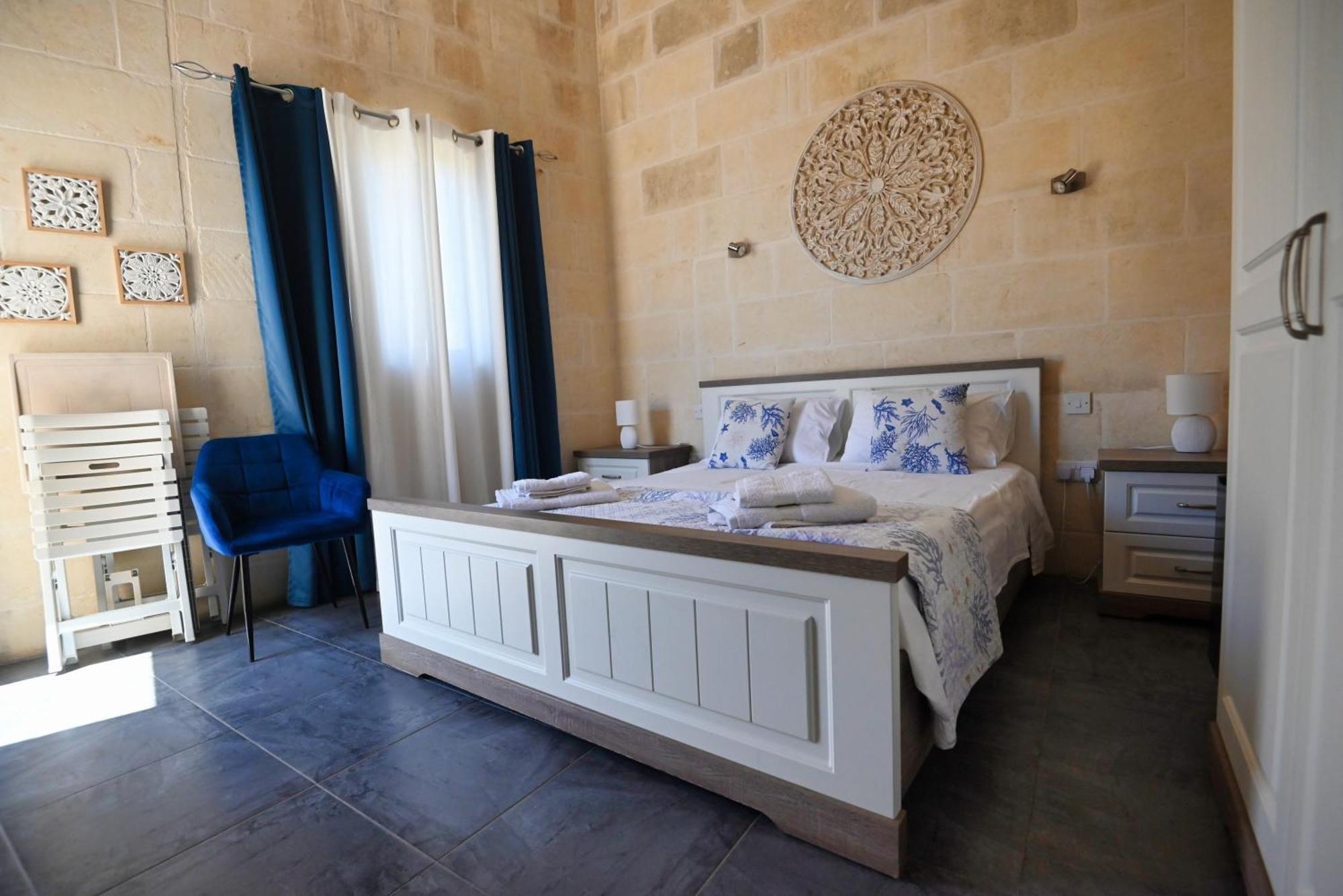 The Cloisters Bed & Breakfast